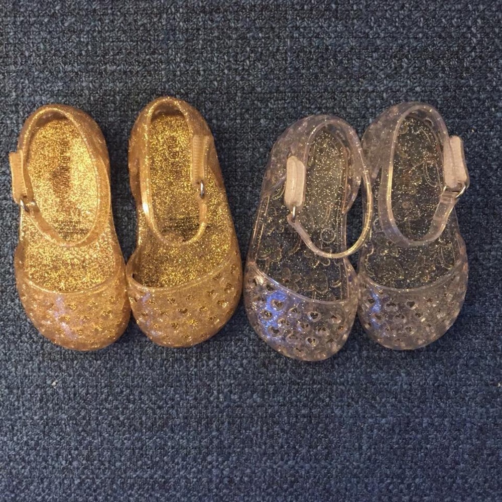 EUC Old Navy 12-18m Gold/Silver Jellies Sandal Lot